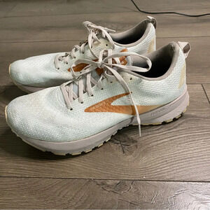Brooks Revel White and Rose Gold Running Sneakers 9